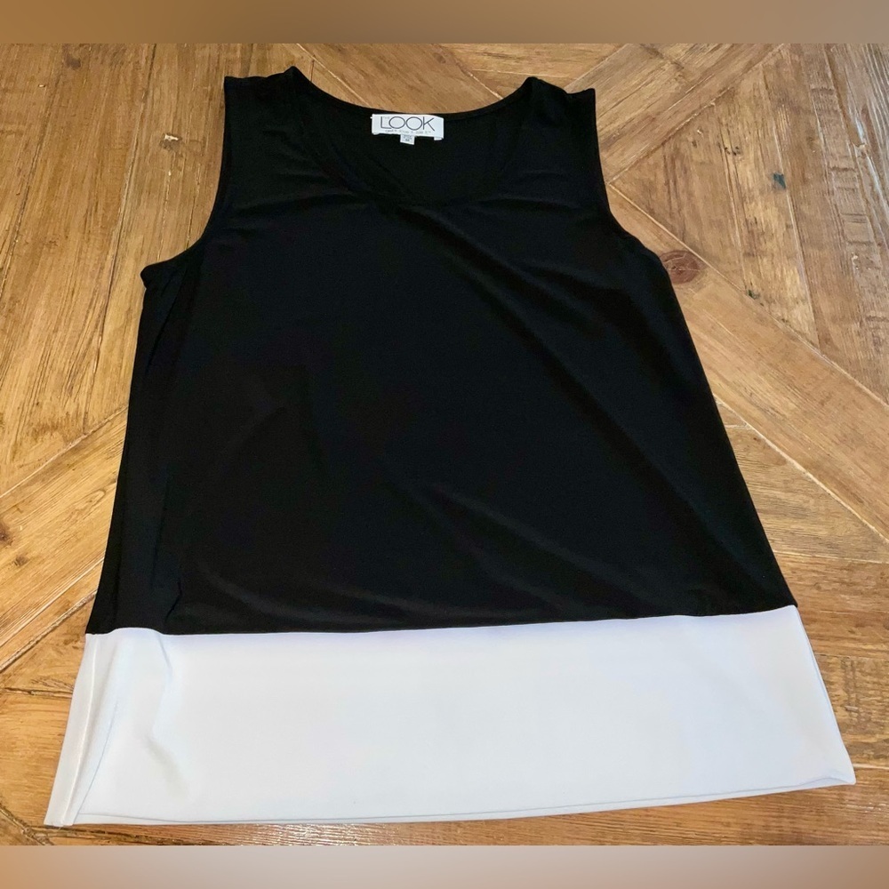 The Look sleeveless tunic in black with white hem - size medium - nwot